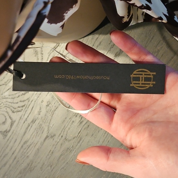 Top - Picture 4 of 4